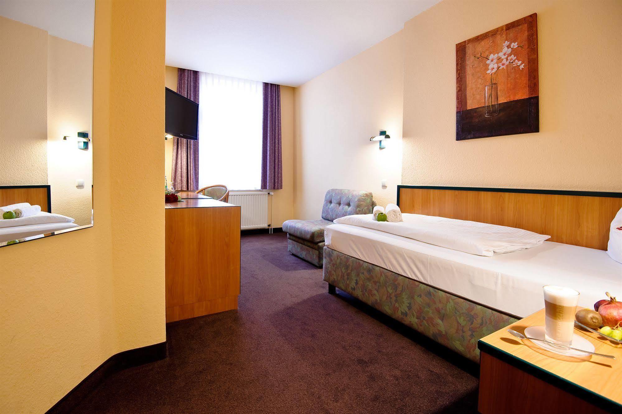 Hotel Am Alten Hafen Wißmar Esterno foto