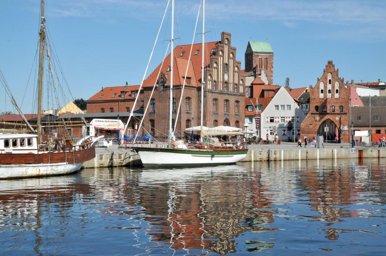 Hotel Am Alten Hafen Wißmar Esterno foto